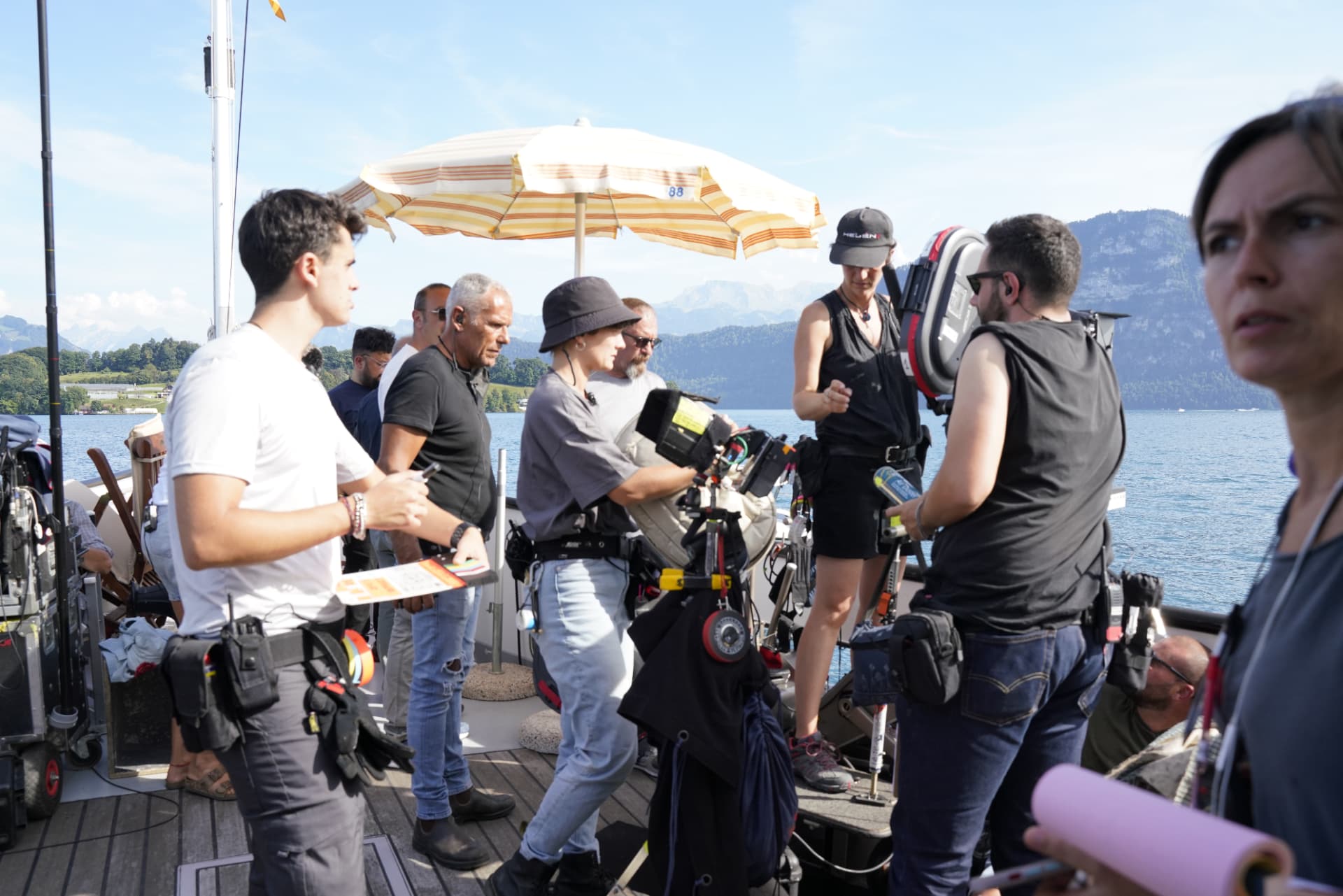 Filmcrew bei Dreharbeiten in der Zentralschweiz