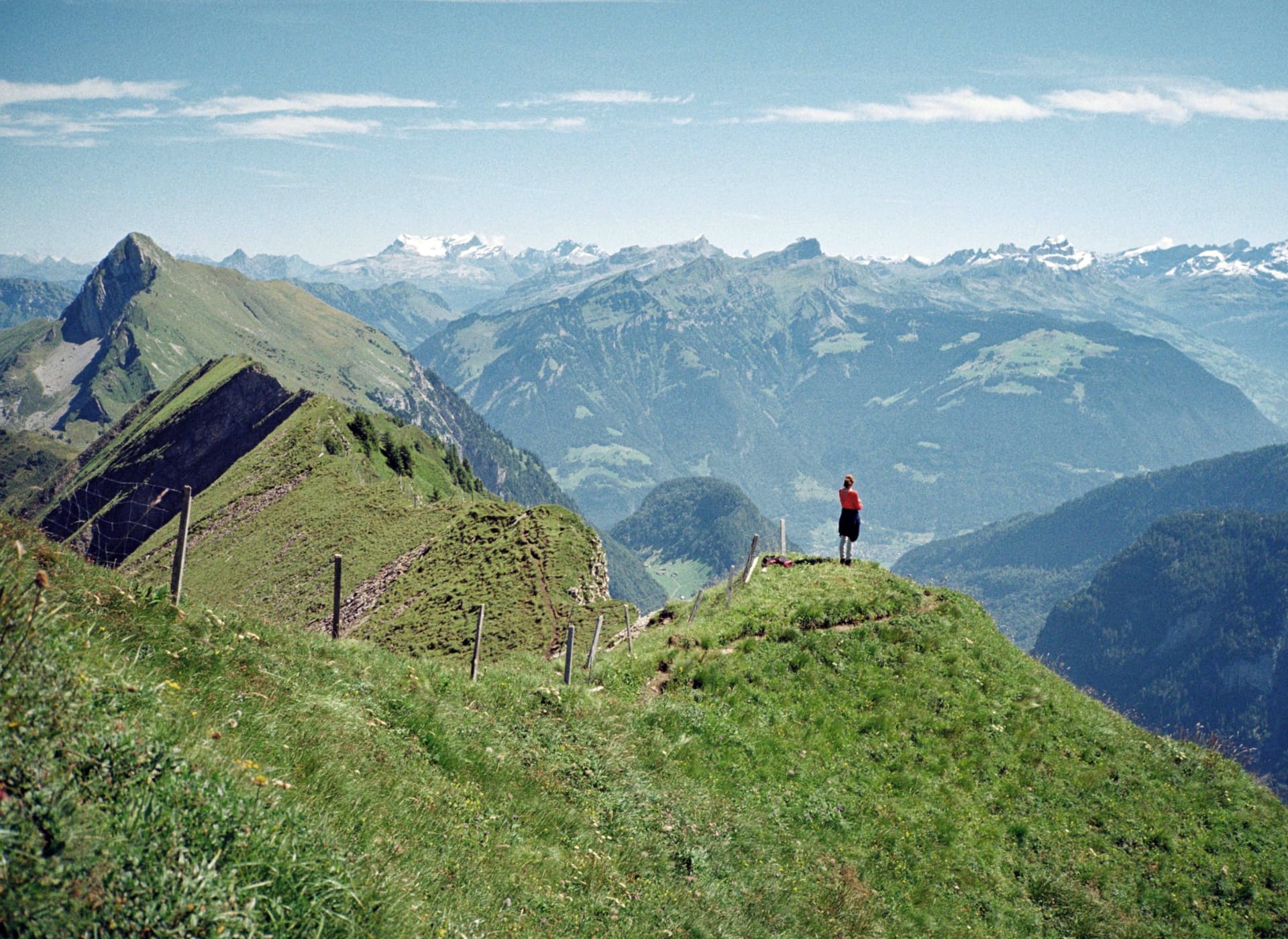 Tal von Isenthal mit Blick auf die Urner Bergkulisse