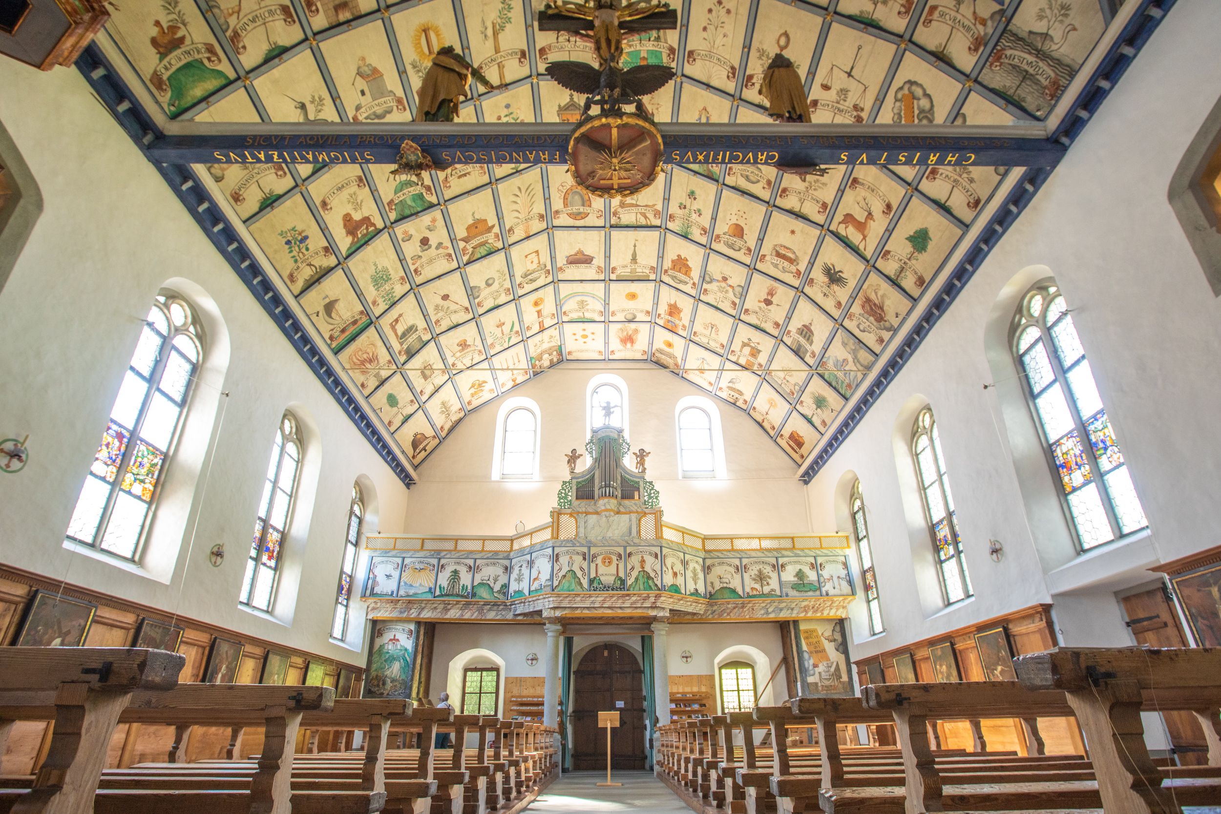 027_Filmlocation_Hergiswald_Kirche_002.jpg