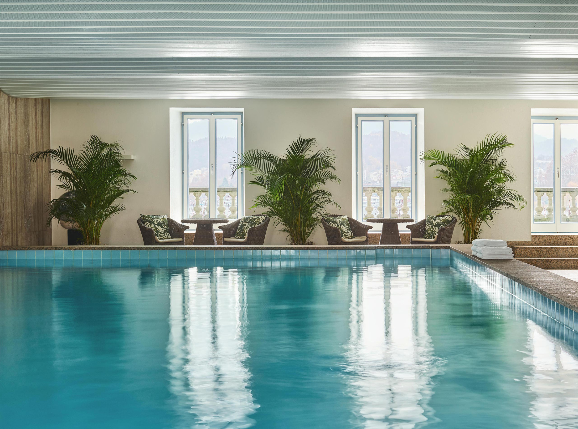 grand_hotel_national_luzern-spa-pool.jpg