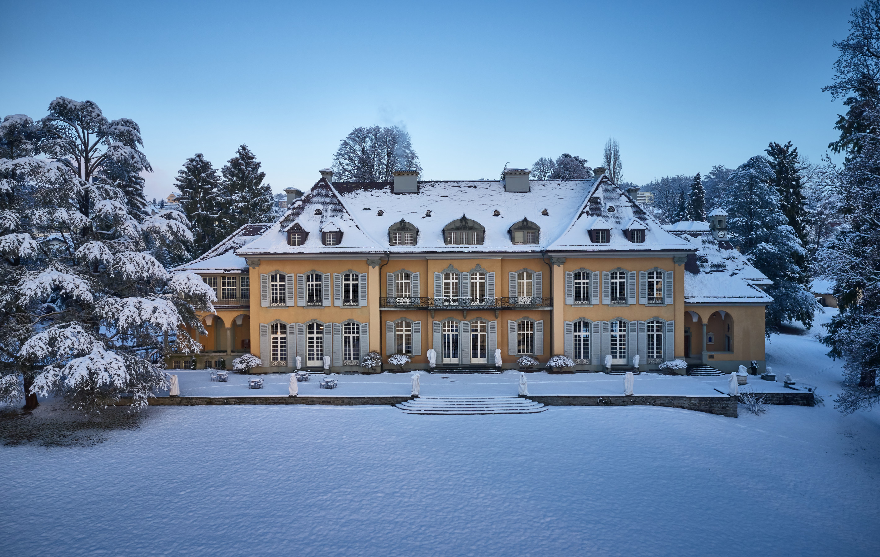 Villa Aussen Winter2.jpg