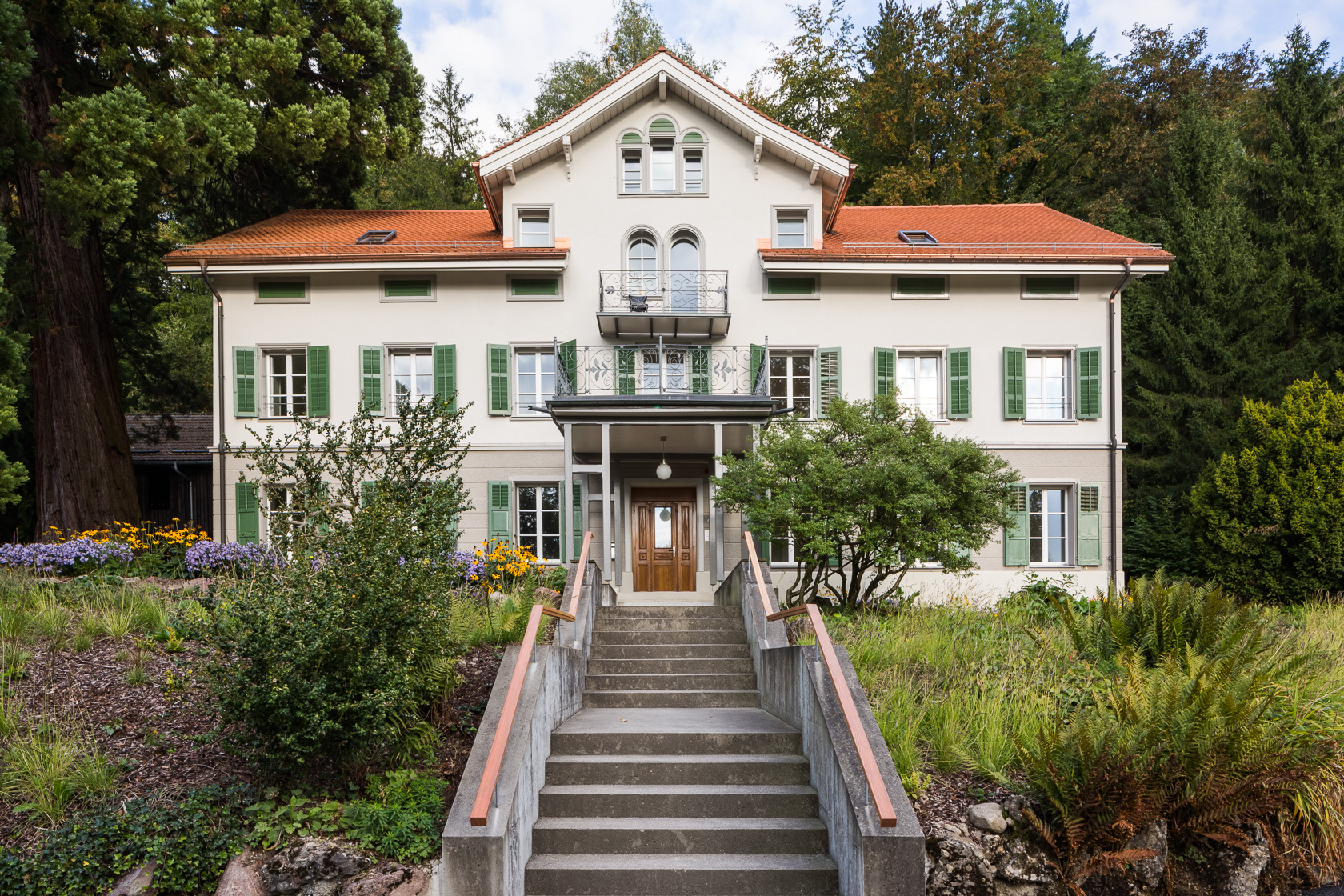 145-3 Lassalle Haus 161005-2404-HDR.jpg