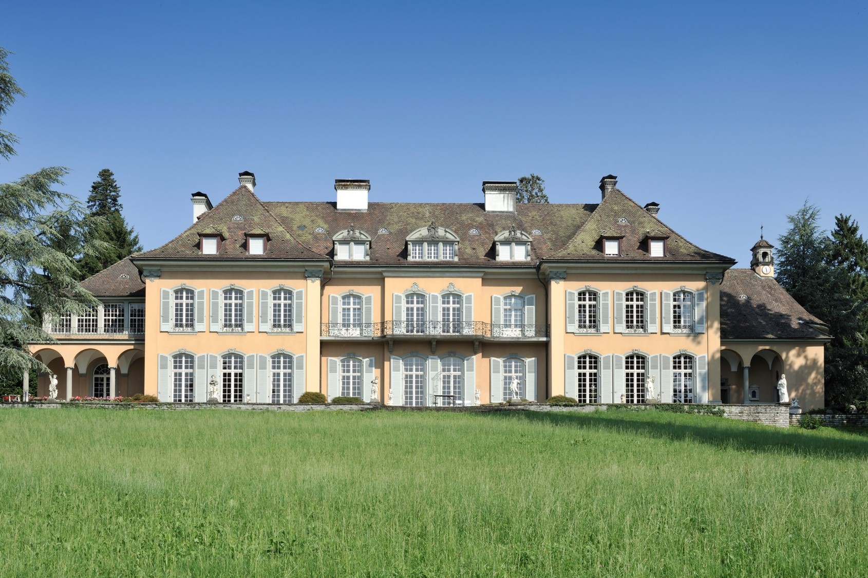 Villa_aussen_Südseite.jpg