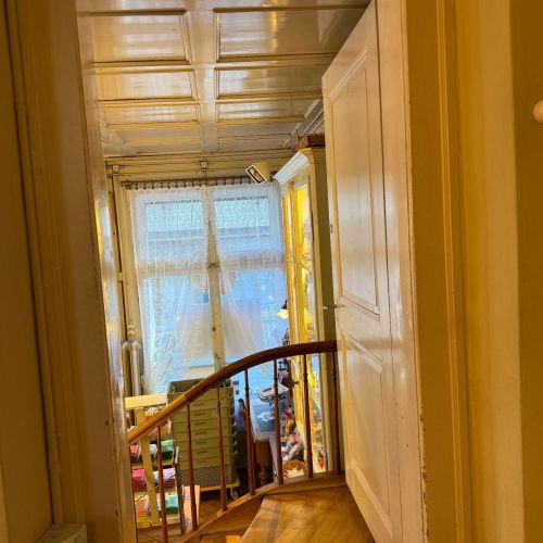 Innen Treppe zu LadenJPG.JPG