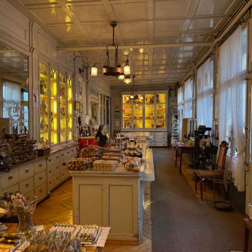 HAUPTBILD Innen Supertotale.JPG