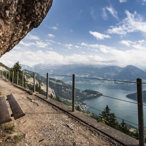 Rigi Bahnen_Felsenweg_Gaudenz Danuser.jpg