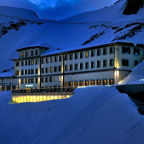 Pilatus_Hotel-Pilatus-Kulm-Winter-Nacht.jpg