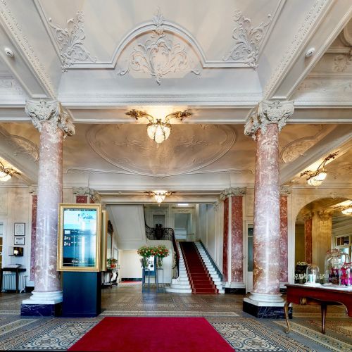 Lobby_1.jpg