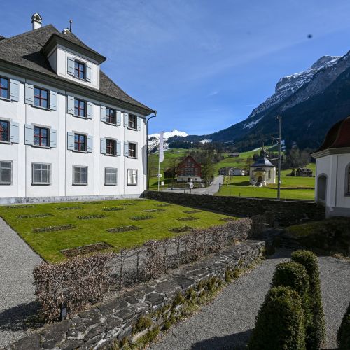 119-6 Kloster Engelberg _ Herrenhaus Grafenort_06.jpg