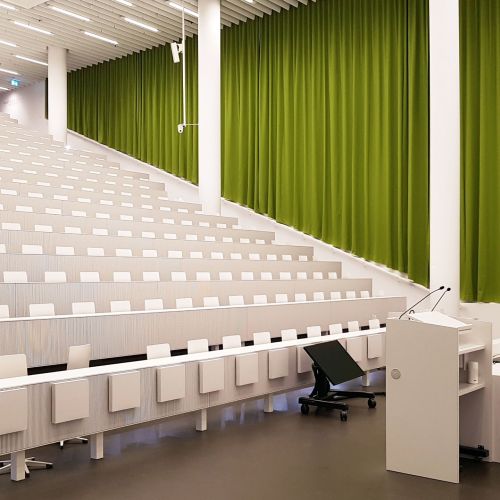 57-3 Universität Luzern - Hörsaal.jpg