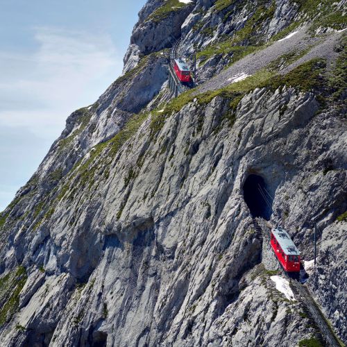 Pilatus_Zahnradbahn-an-Eselwand.jpg