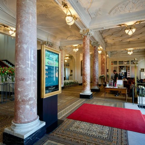 Lobby_2.jpg