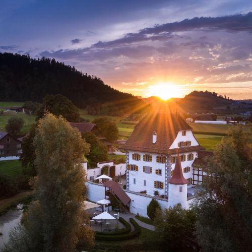 Schloss-Wyher-Romantik_pur_Sonnenuntergang.jpg