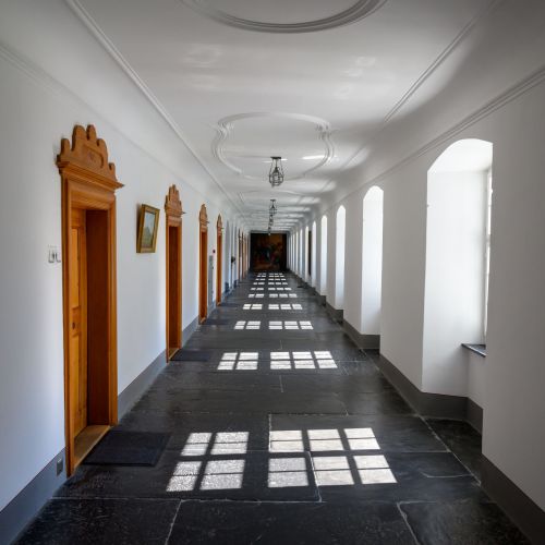 119-4 Kloster Engelberg_Gang_01.jpg